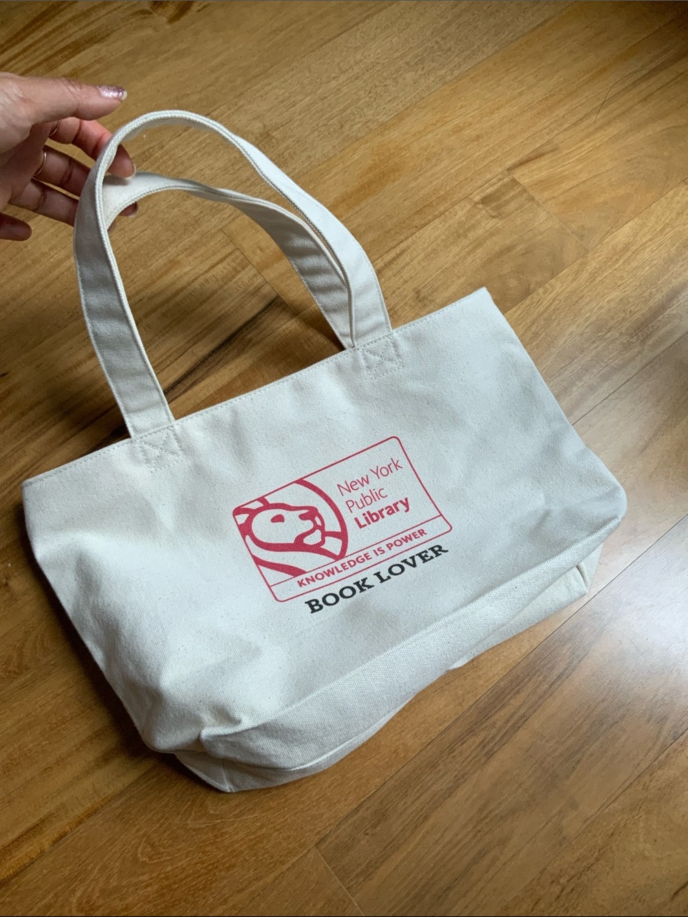 Uniqlo NYC Book Lover tote small NYPL tote bag NEW YORK PUBLIC LIBRARY tote bag